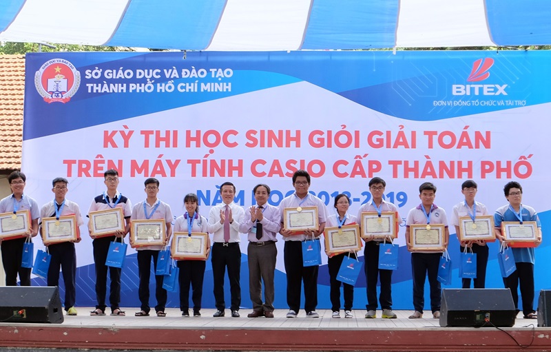 cuộc thi toán đối với học sinh