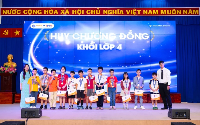 cơ cấu giải thưởng toán titan