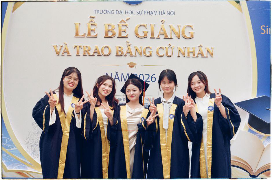 Khoảng cách giữa giáo trình marketing đại học và thực tế thị trường 2026 Khoảng cách giữa giáo trình marketing đại học và thực tế thị trường 2026